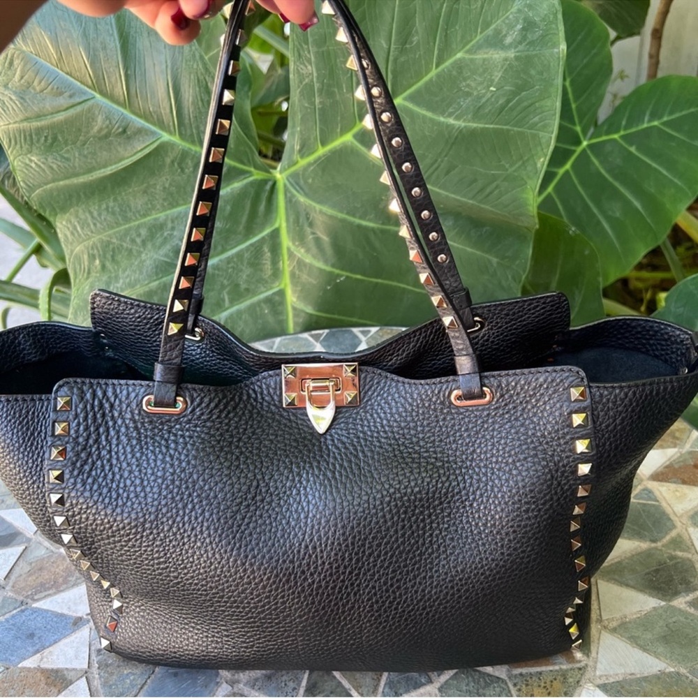 Valentino Garavani rockstud medium tote grainy leather spikes